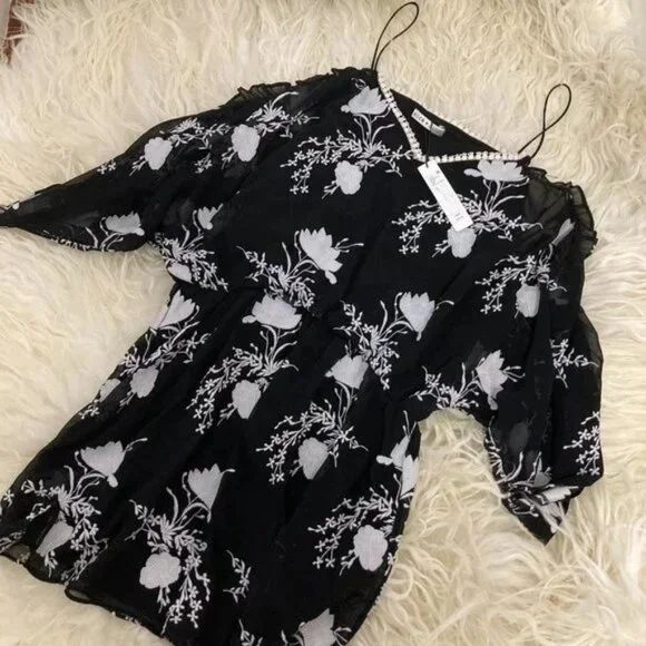 Alice + Olivia Holden Embroidered Cold-shoulder Dress In Black/ Off White - Picture 7 of 8